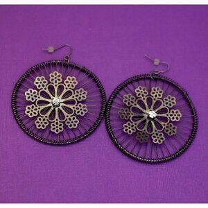 Vintage Silver Tone Intricate Wheel Flower Stylish Dangle Earrings - Q36